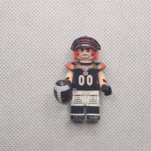 JOE BURROW CINCINNATI BENGALS Minifigure NFL Football Minifigure Lego Compatible - Picture 4 of 6